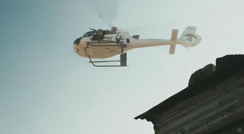  District 9 achtergronden Alien Motherships Guns Helicopters