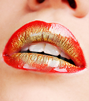 red & gold lips