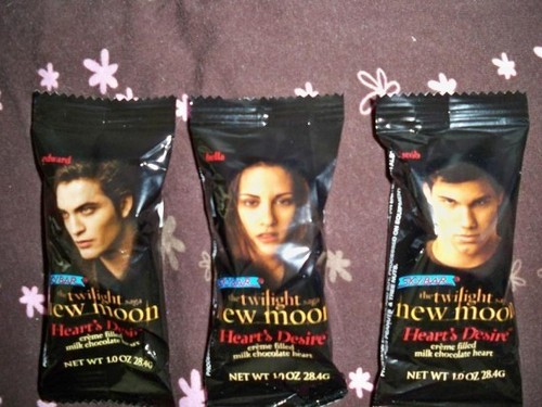  New Moon Heart’s Desire Chocolate Candy
