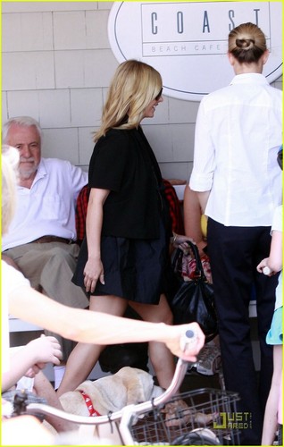  SMG gets lunch @ Shutters on the pantai Restaurant in California on July 19, 2009