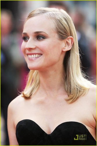  Diane @ the UK Premiere of 'Inglorious Basterds'