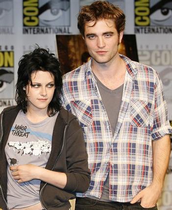  Kristen Stewart and Robert Pattinson comic con 2009