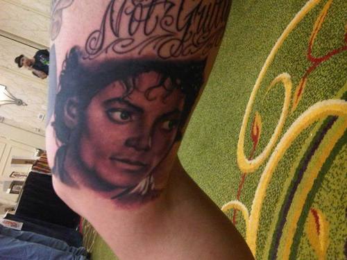  MJ 문신