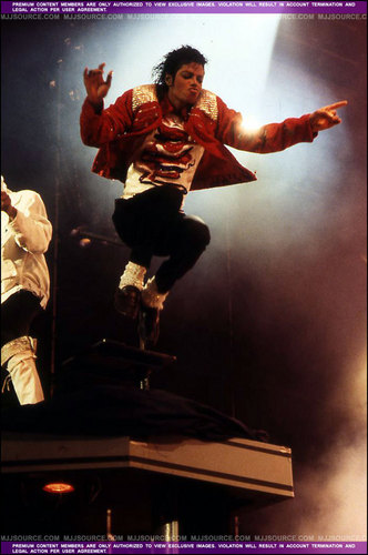  MJ (Victory tour)