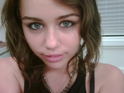  MileyTwitter Pic