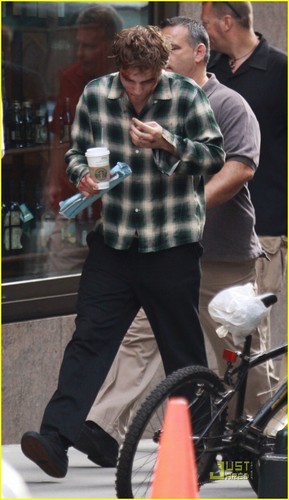  Rob On Remember Me Set [July 20th]