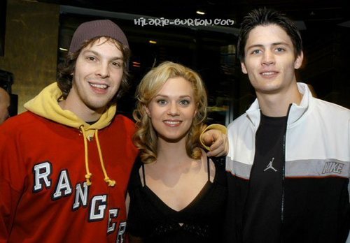  01.16.04: The Cast of 'One árbol Hill' at Planet Hollywood <3