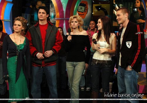  1.25.2005: The Cast of 'One árbol Hill' takes over TRL <3