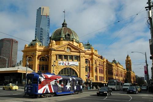  Flinders jalan with Australia Tram