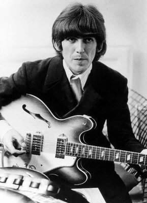  George Harrison violão, guitarra 6