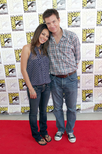  Jason Bateman and Mila Kunis @ Comic-Con 2009