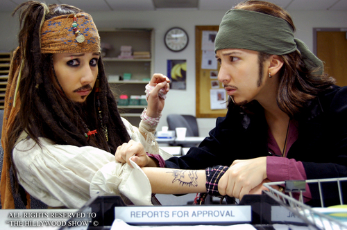  The Hillywood hiển thị -Johnny Depp movie parodies