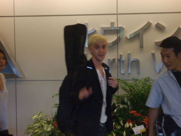  Tom in airport