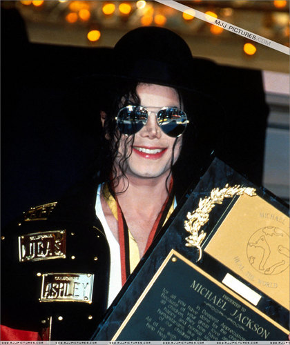  Awards & Special Performances > Guinnes World of Records