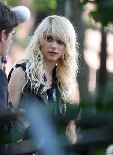  Gossip Girl - On the Set - 4th August