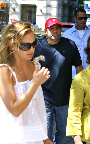  Kate out in Toronto - August 5, 2009