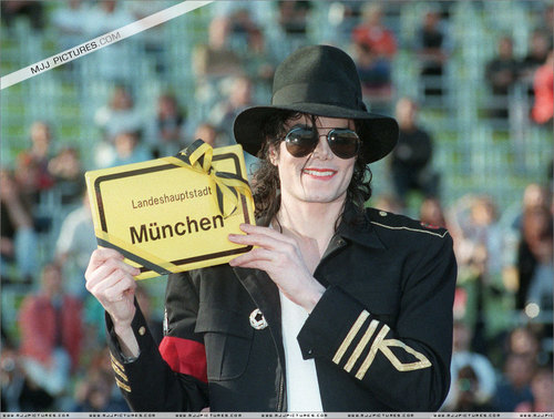  Appearances > Press Conference at the Munich Olympic Stadium