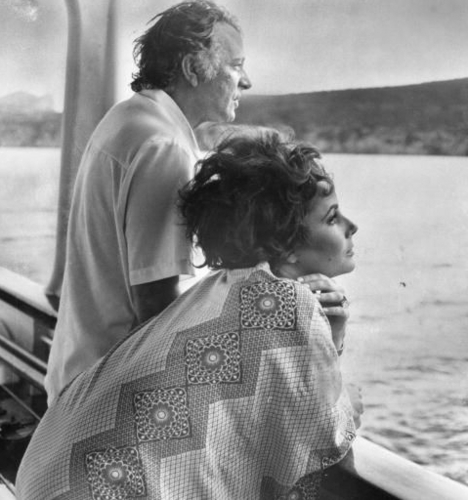  Elizabeth Taylor and Richard burton on Yacht
