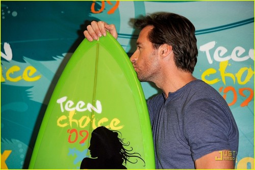 Hugh at Teens Choice Awards 09