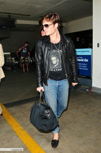  - 08.08.09 – Arriving at LAX Airport