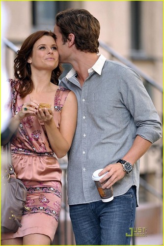  Chace Crawford and Joanna Garcia on the set of gossip girl