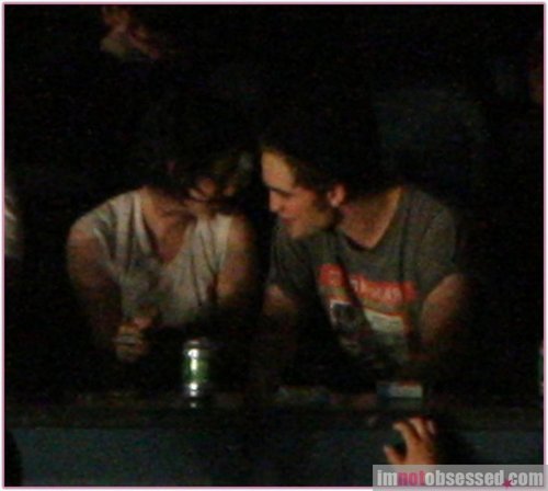  Robsten in a show, concerto