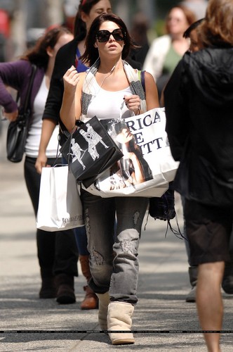  Ashley Shopping in Vancouver - 15 August, 2009