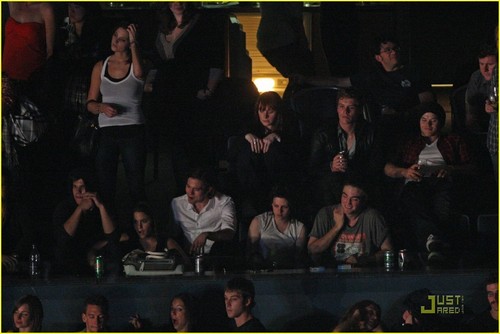  Eclipse Cast at Kings of Leon show, concerto