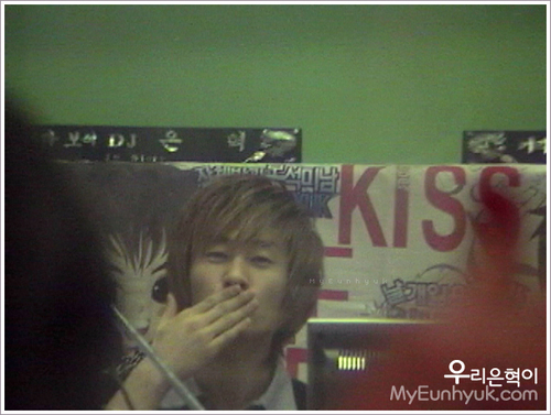 EunHyuk on baciare Radio ^^