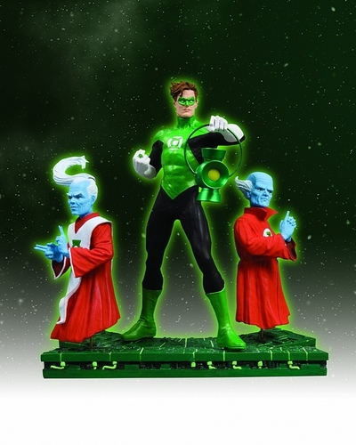  Green Lanter statues