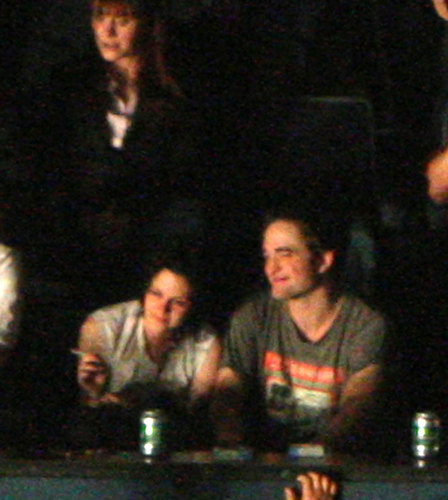  Kristen Stewart and Robert Pattinson
