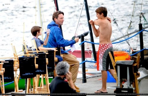  zac efron- The Death and Life of Charlie St. 구름, 클라우드