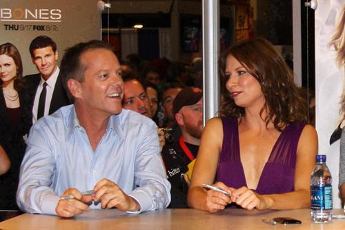  Kiefer & gang at the '09 Comic Con