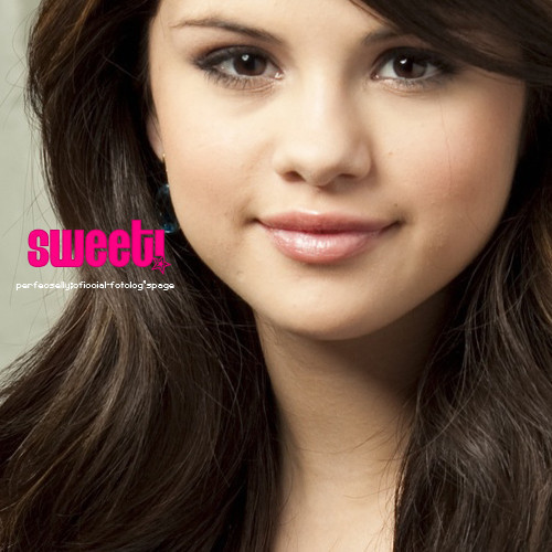  Selena*