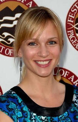  AJ Cook @ 11th Annual Pageant of the Masters Gala Benefit 2009
