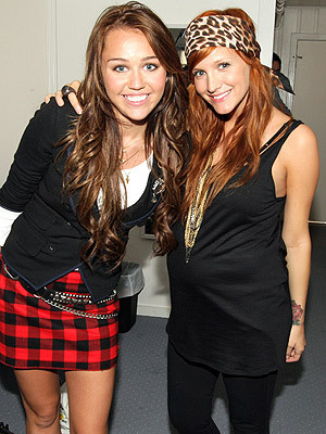  Ashlee & Miley