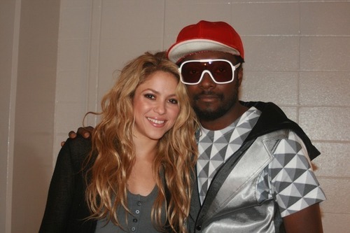  शकीरा and Will.i.am backstage at Target Sales Event in Minneapolis