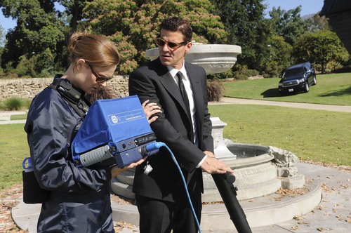 Official All Promotional Pictures For Season 5 of Bones / Offcial Episode Stills For S05E01