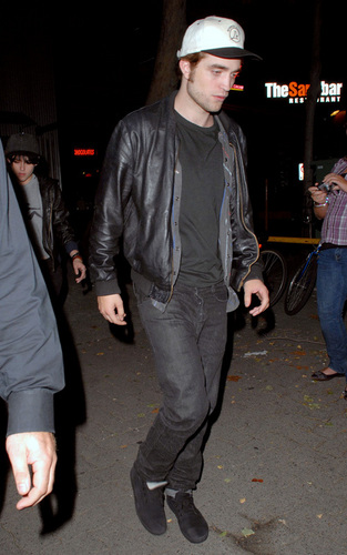  Rob & Kristen out for a концерт with co stars