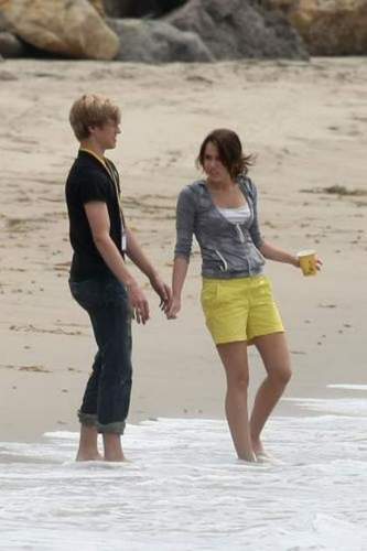  True l’amour (Miley and Lucas)