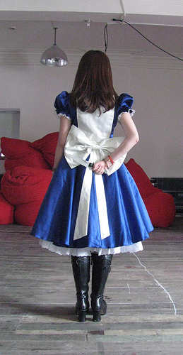  Alice 2 Mo-Cap dress