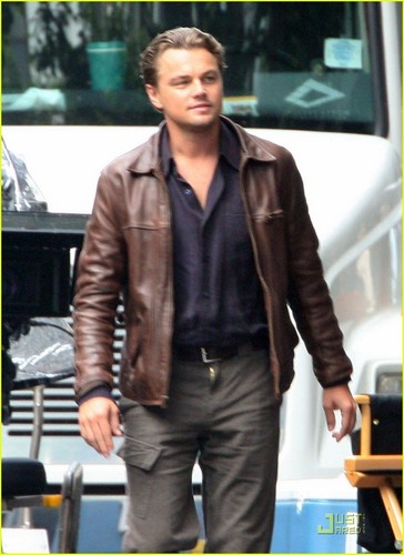  Leo on the set of 'Inception' (September 12)
