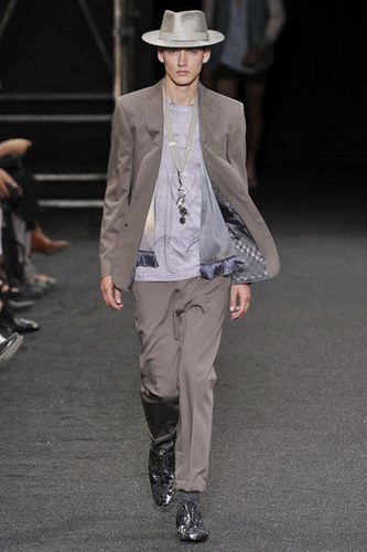  Louis Vuitton Spring 2010 Menswear