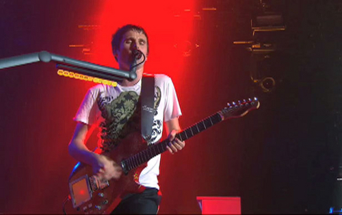  Muse frontman Matt Bellamy Performing 'Uprising' @ the 2009 MTV VMAs
