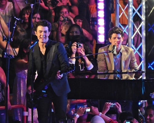  Teen Choice Awards - 8/9