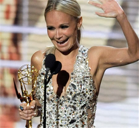  Kristin wins Emmy @ 61st Emmy Awards