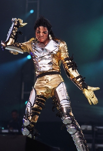  MJ in सोना (History Tour)
