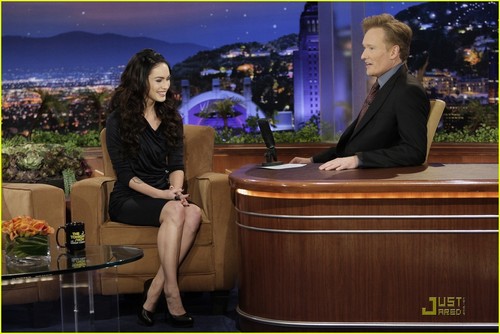  Megan on The Tonight mostrar with Conan O’Brien
