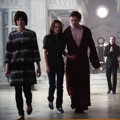  Alice, Bella, Edward and Aro