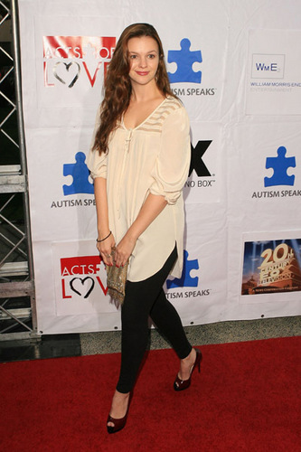  Autism Speaks' 7th Annual Acts Of amor Benefit